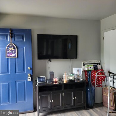 1216 Pearl St unit B, Wilmington, DE 19801 - photo 2