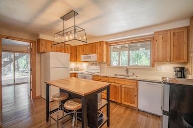 57008 Antelope Ln unit 4, Sunriver, OR 97707 - photo 2