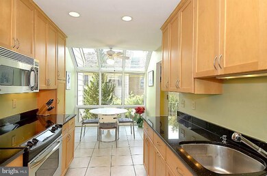 10749 Brewer House Rd, Rockville, MD 20852 - photo 6