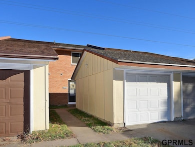 4613 Tipperary Trail, Lincoln, NE 68512 - photo 2