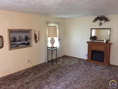 312 Fowler St, Maple Hill, KS 66507 - photo 6