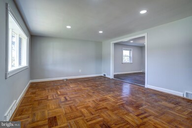 409 W Grays Ave, Glenolden, PA 19036 - photo 5