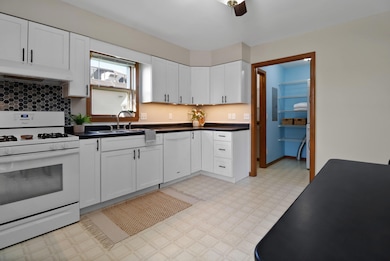 202 N Lincoln St, Hebron, IN 46341 - photo 6