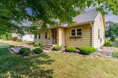 1404 Madison St, Cedar Falls, IA 50613 - photo 3