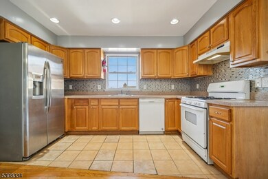 232 Port Ave Rr, Elizabeth City, NJ 07206 - photo 6