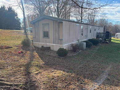 1075 Menefee Dr unit &1111, Goode, VA 24556 - photo 2