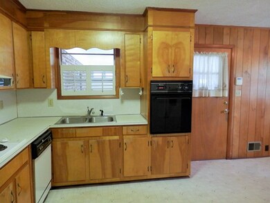 Kitchen entrance door from garage