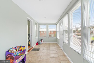 1136 Inner Cir, Brooklyn, MD 21225 - photo 4