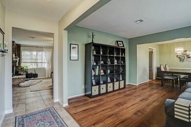 1135 Marcella St, Houston, TX 77091 - photo 4