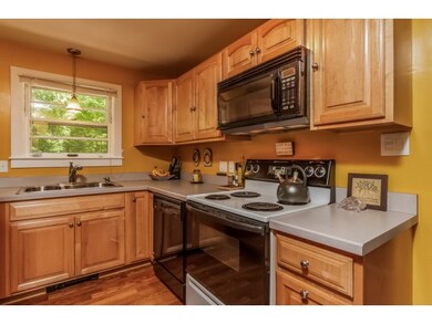 558 N State St, Concord, NH 03301 - photo 4