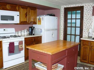 Kitchen Spacious Kitchen!