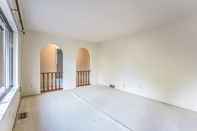 1085 Harold Cir, Ann Arbor, MI 48103 - photo 6