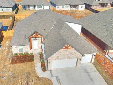 1325 Monterey Dr, Norman, OK 73072 - photo 5