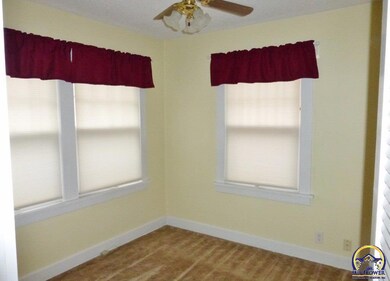 1836 SW Randolph Ave, Topeka, KS 66604 - photo 4