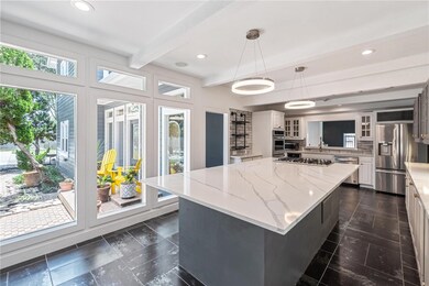 Large Breakfast Bar