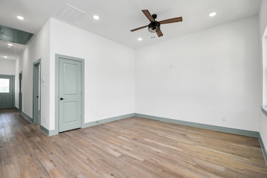 10917 San Jacinto Dr, La Porte, TX 77571 - photo 5