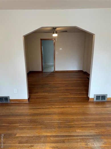 1790 Oak St unit 1, Wyandotte, MI 48192 - photo 2