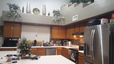 Kitchen w/ Island