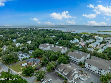 411 Nicks Way unit B, Southport, NC 28461 - photo 6