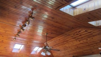 112 Las Olas Dr, Crown Point, IN 46307 - photo 2