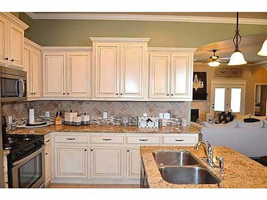 Kitchen. Gorgeous cabinets, granite countertops an