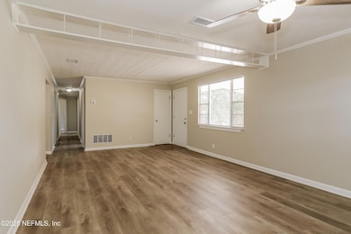 003-photo-living-room-10475495