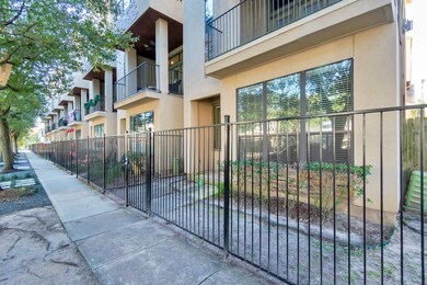 720 W 8th St, Houston, TX 77007 - photo 3