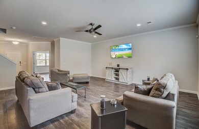 Family Room w: crown molding
