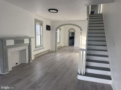 25 E Oak St, Shenandoah, PA 17976 - photo 3