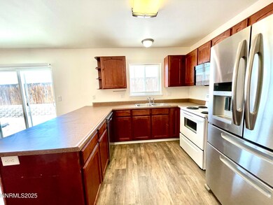 935 Lonnie Ln, Winnemucca, NV 89445 - photo 2