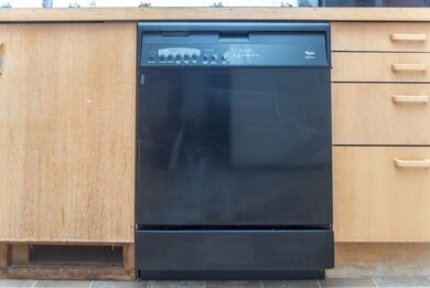 10 Thayer St, South Deerfield, MA 01373 - photo 7