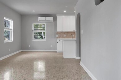 17 Ocean Breeze St unit 4, Lake Worth, FL 33460 - photo 4