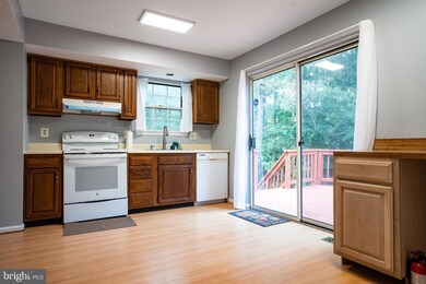 9453 Glen Ridge Dr, Laurel, MD 20723 - photo 2