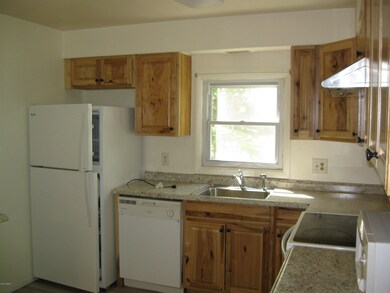 1225 Delaware Dr, Matamoras, PA 18336 - photo 7