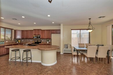 Kitchen - Eat-in Kitchen
