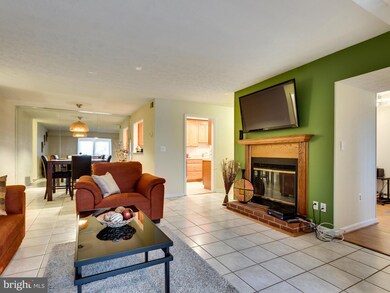 11969 Cardamom Dr unit 11969, Woodbridge, VA 22192 - photo 6