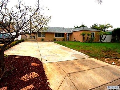 Large long driveway, plenty of parking
