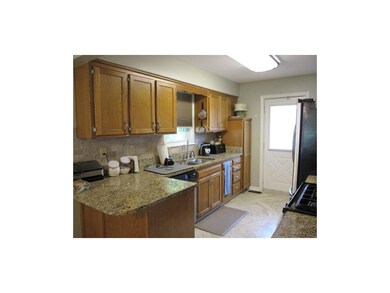 507 N Washington St, Raymore, MO 64083 - photo 5