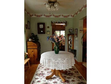 Entry/Foyer.