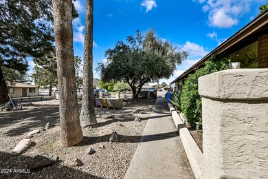 1119 E Eva St unit B, Phoenix, AZ 85020 - photo 3