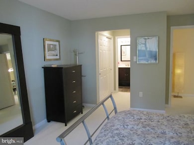 10819 Luxberry Dr, Rockville, MD 20852 - photo 6