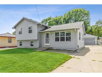 3936 E 26th St, Des Moines, IA 50317 - photo 2