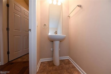 970 Croghan Way, Akron, OH 44321 - photo 6