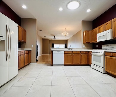 Large kitchen w solid wood cabinets