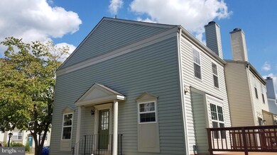 13867 Laura Ratcliff Ct, Centreville, VA 20121 - photo 2