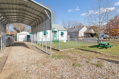 1053 E Empire Ave, Benton Harbor, MI 49022 - photo 3