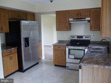 202 Grand Dr, Taneytown, MD 21787 - photo 4