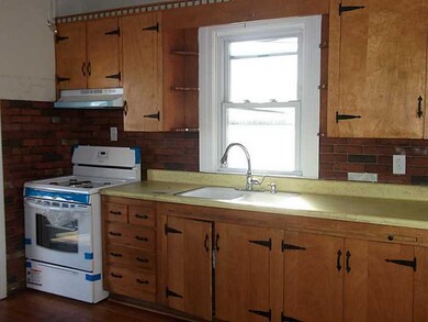 285 Benefit St, Pawtucket, RI 02861 - photo 2