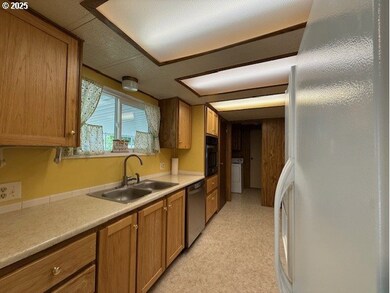 1125 58th St unit 77, Springfield, OR 97478 - photo 7