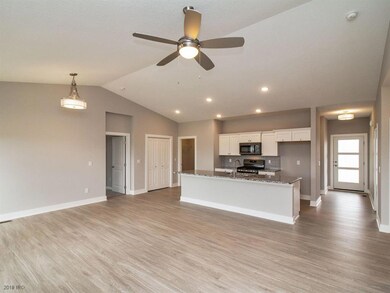 9608 Marnewood Dr, Johnston, IA 50131 - photo 3